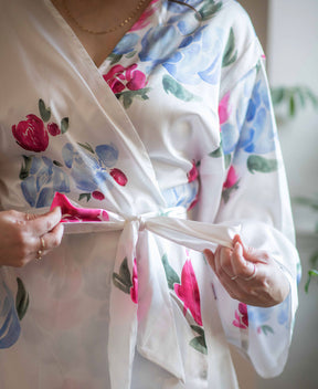 Robe de chambre et pyjamas en satin fleuri faits au Québec